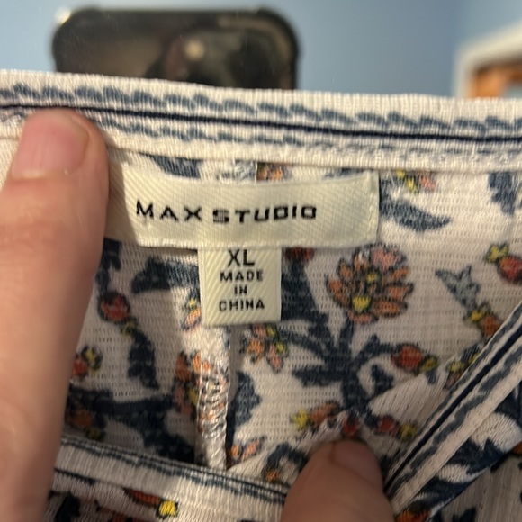 Floral Ruffle Sleeve Top - Picture 2 of 5